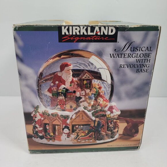 Kirkland Signature Musical Christmas Waterglobe With Revolving Base - Picture 2 of 10
